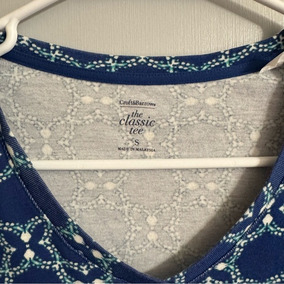 Croft & Barrow Navy Geometric Short Sleeve Tee Size Small - Picture 2 of 6